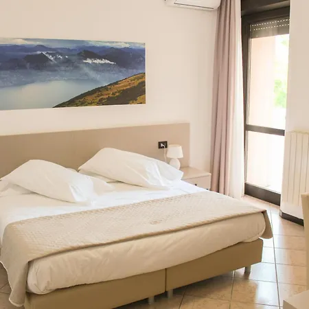 Moniga Resort Moniga del Garda Exterior photo